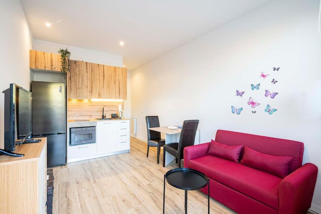 Agradable Apartamento A Pie De Calle-30 Min De Sol Madrid Bagian luar foto