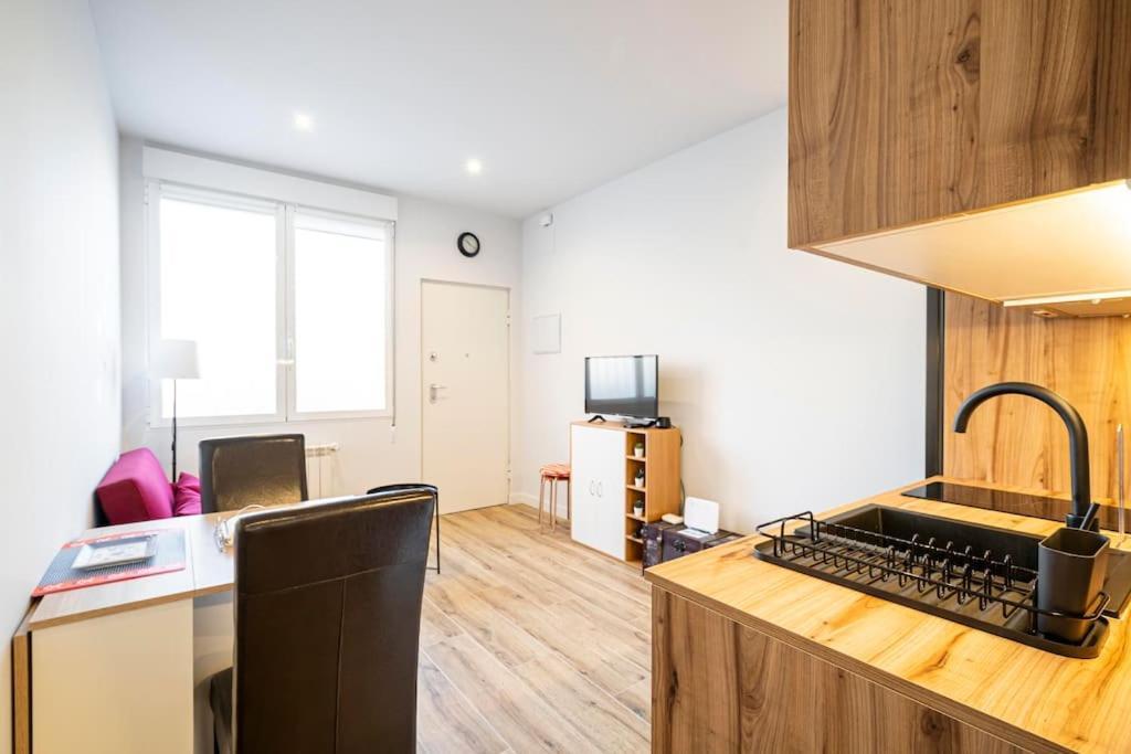 Agradable Apartamento A Pie De Calle-30 Min De Sol Madrid Bagian luar foto